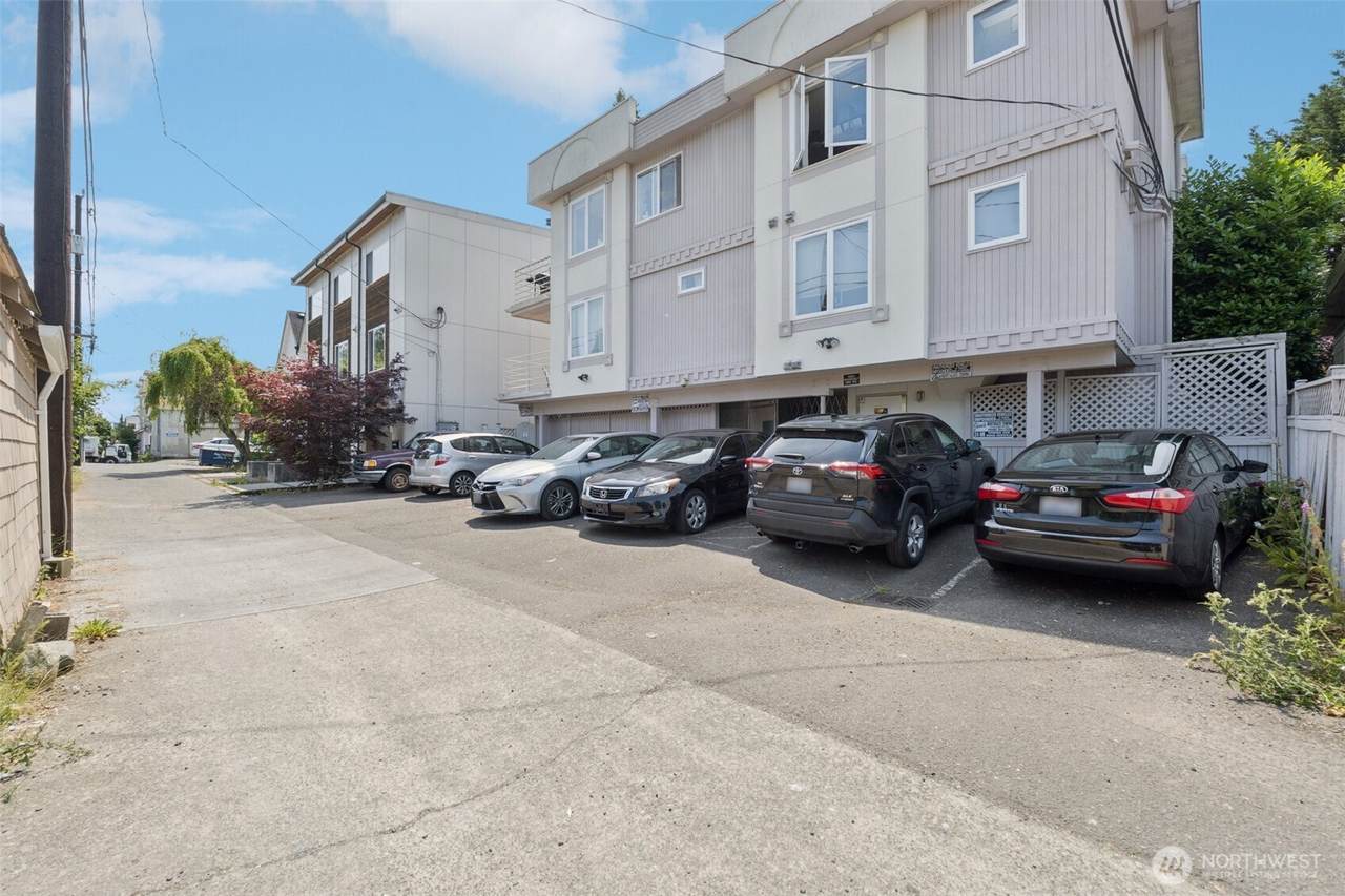 5624 Roosevelt Way - Photo 1