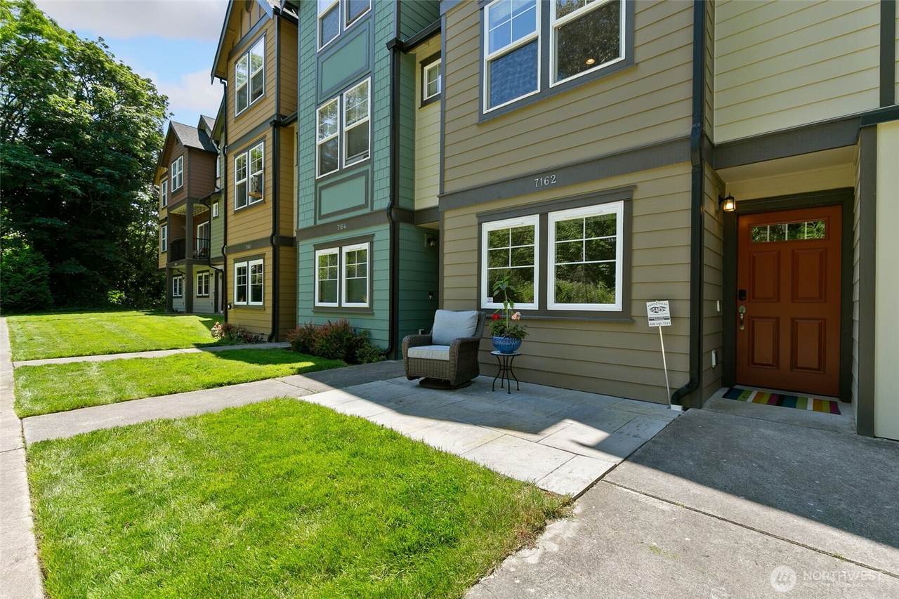 7162 Shinkle Place - Photo 1