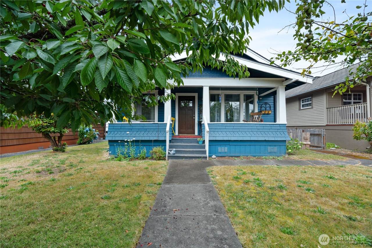 527 5th Street - Photo 1