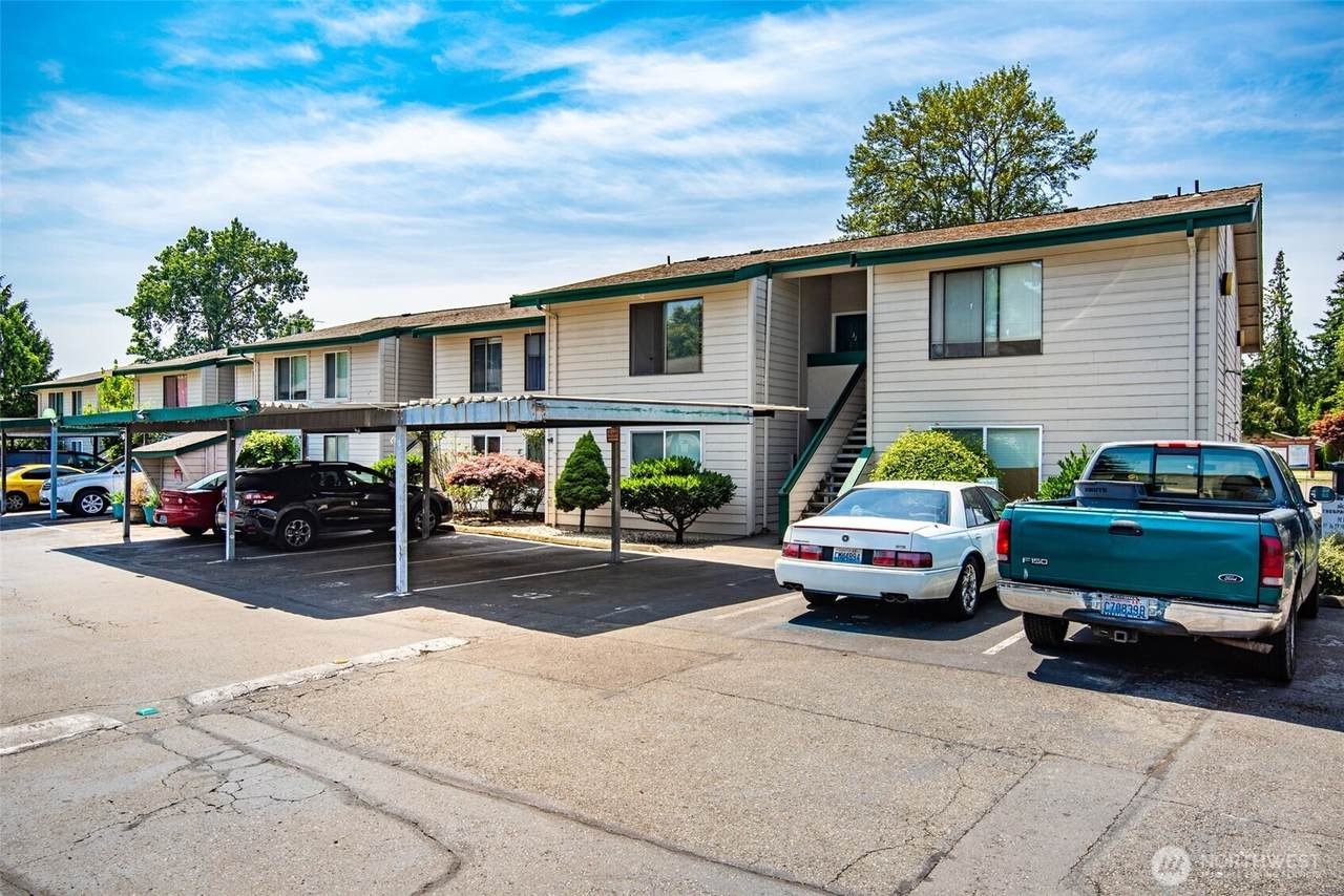 1102 8th Street - Photo 1