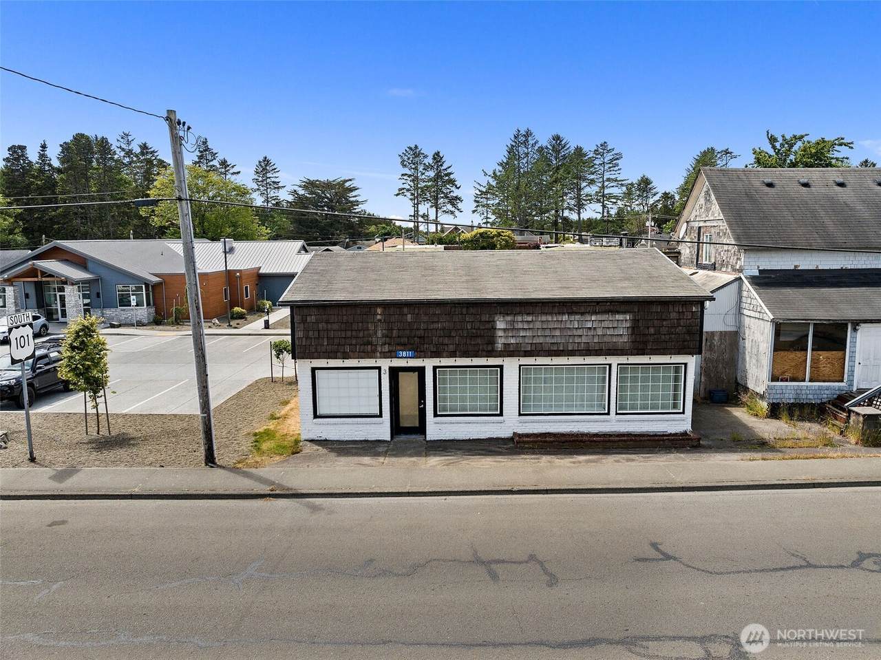 3811 Pacific Way - Photo 1