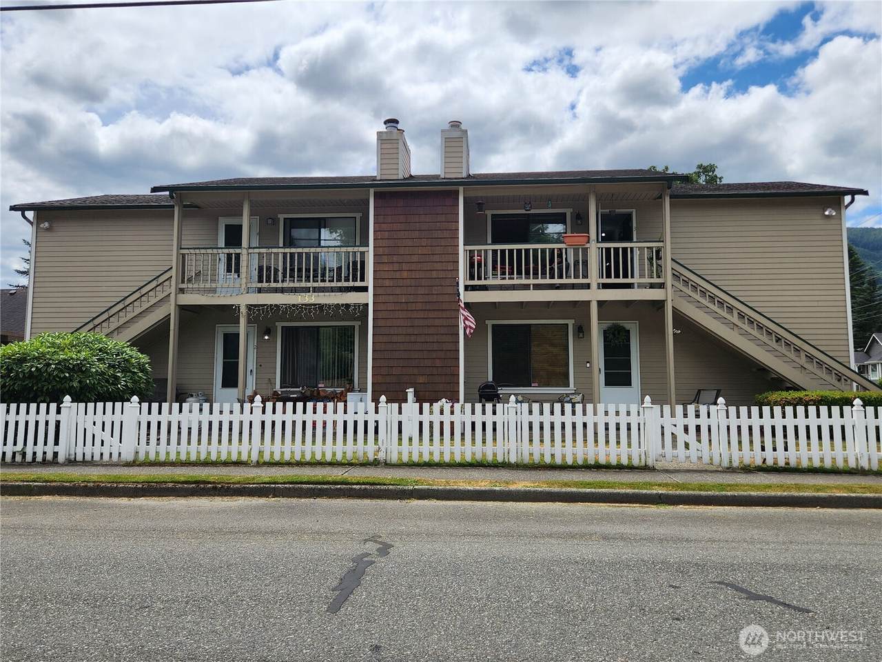 133 4th Street - Photo 1