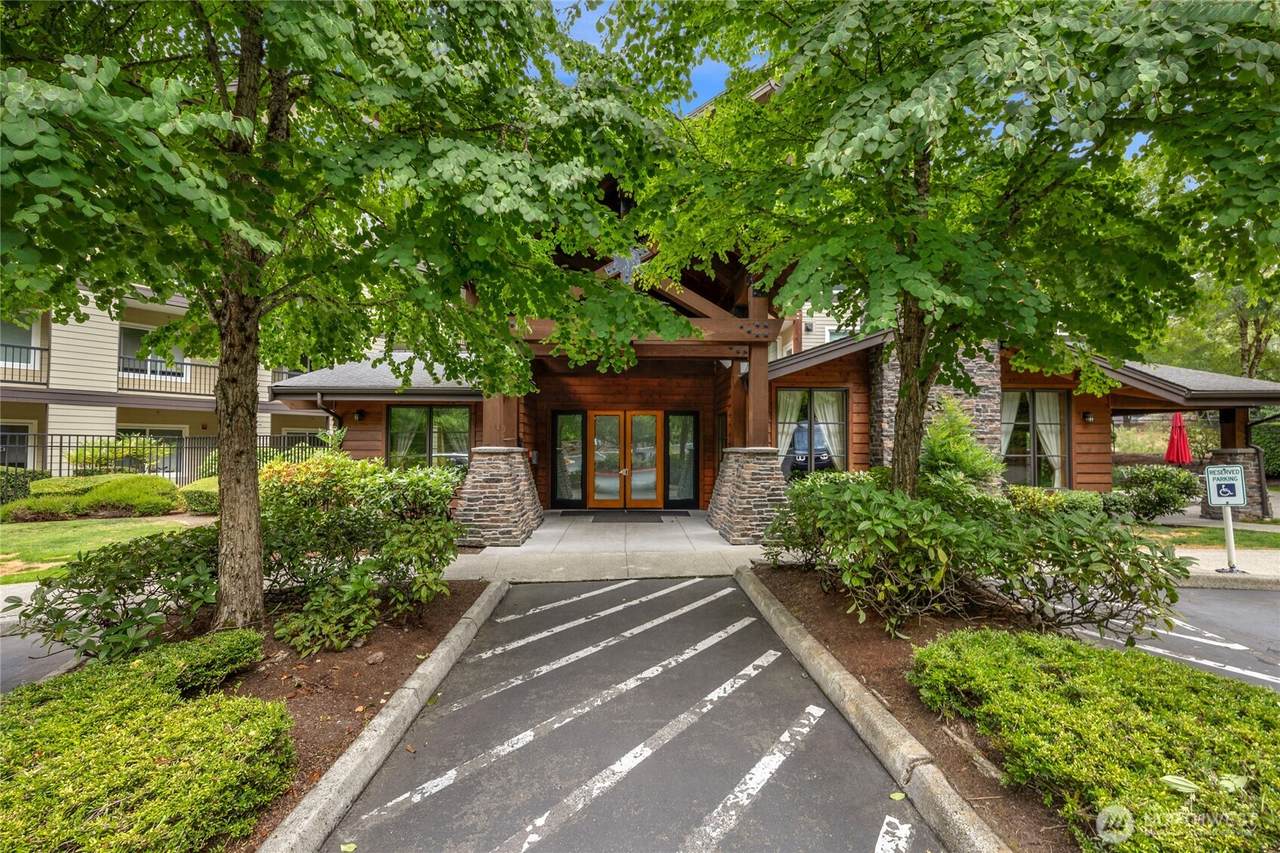 18707 Newport Way - Photo 1