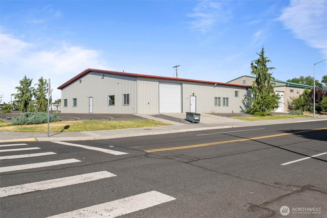 720 3rd Avenue - Photo 1