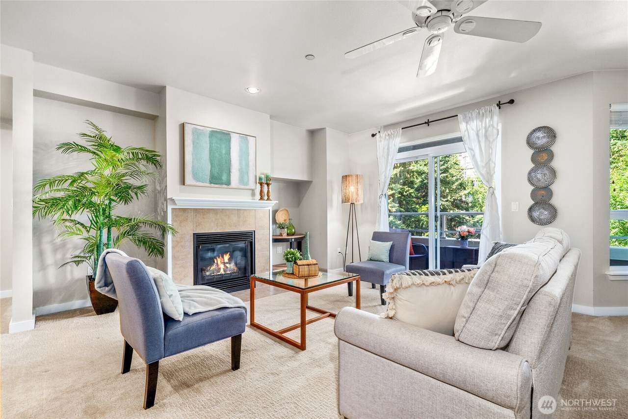 925 110th Avenue - Photo 1