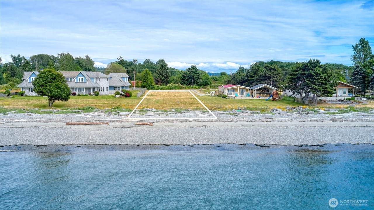 585 Marine Drive - Photo 1