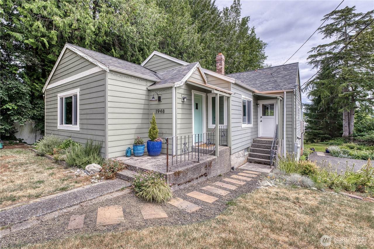 1948 Rainier Avenue - Photo 1