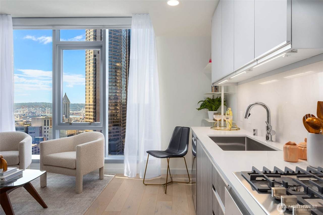800 Columbia Street - Photo 1