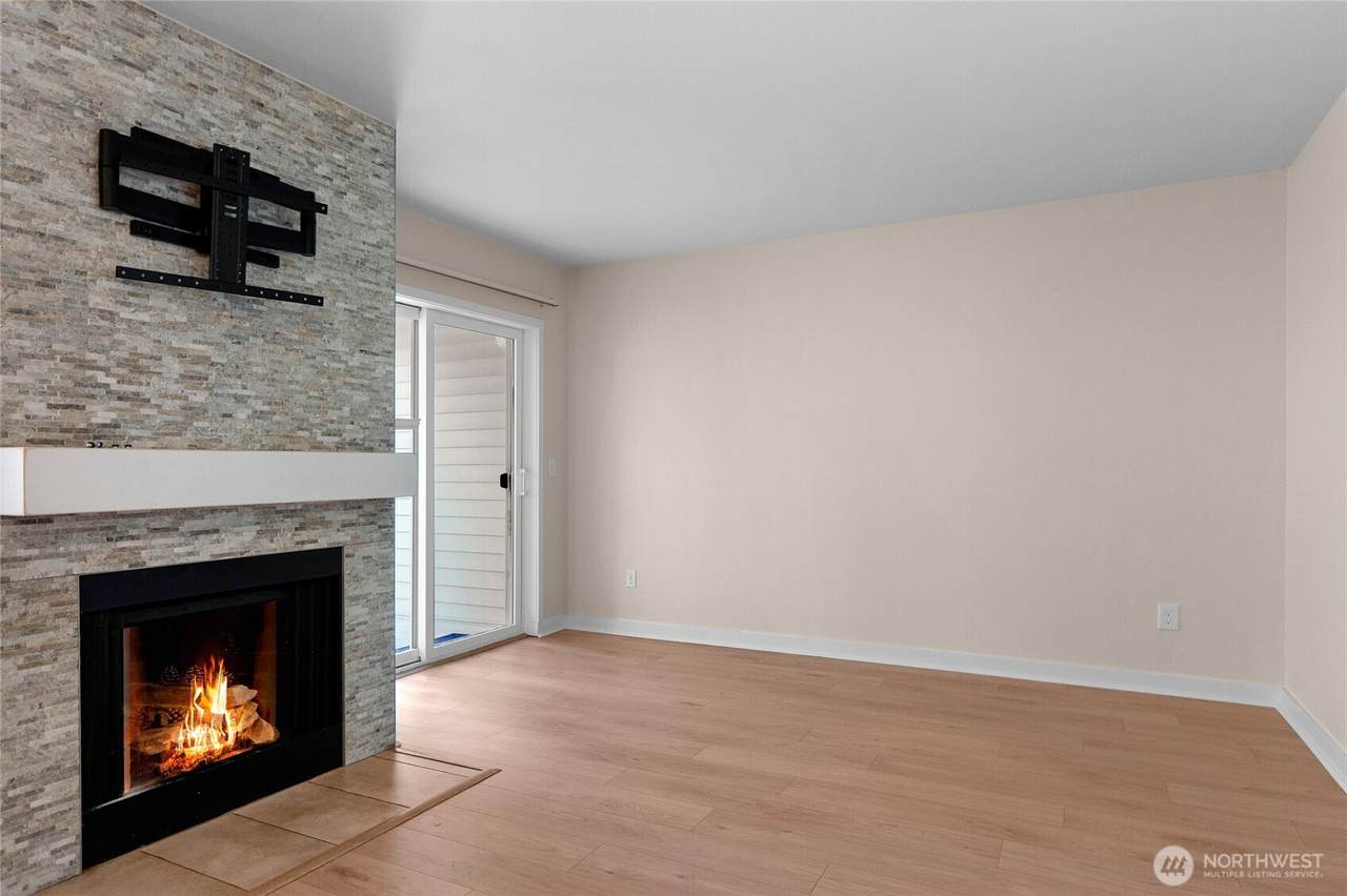 12303 Harbour Pointe Boulevard - Photo 1