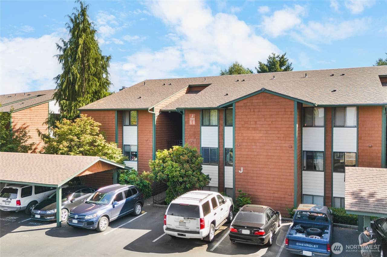 7310 Skyview Lane - Photo 1