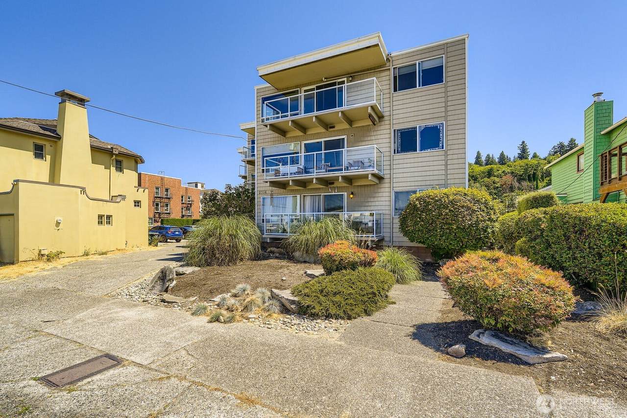 2514 57th Avenue - Photo 1