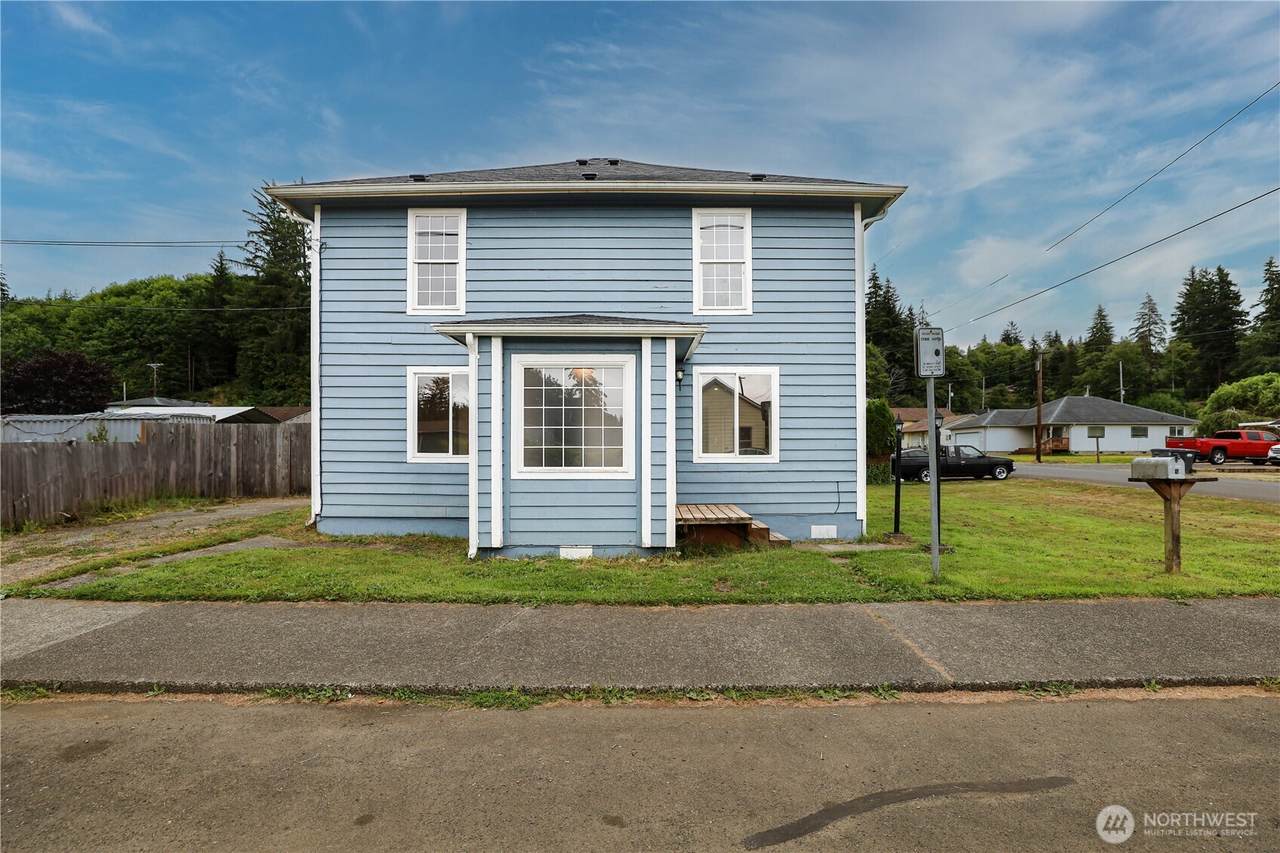 1600 Young Street - Photo 1