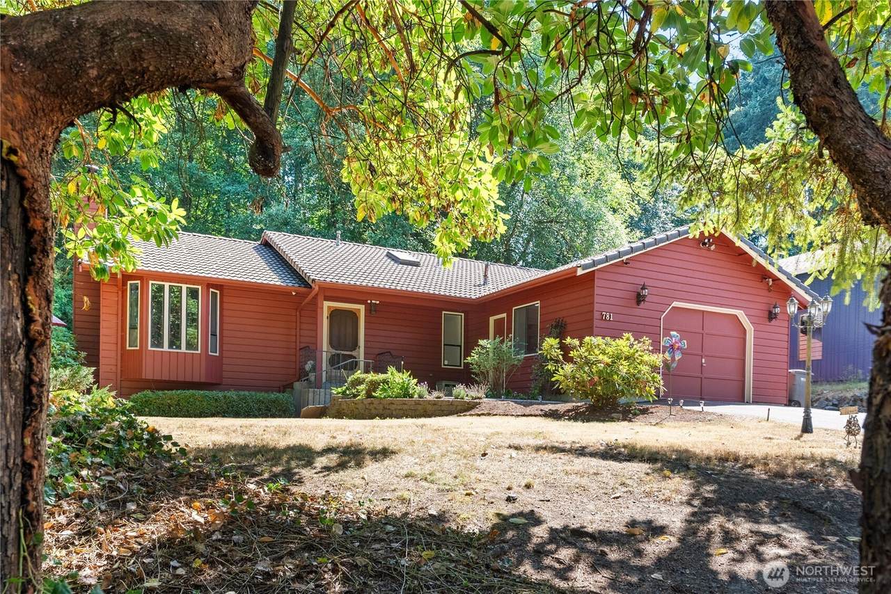 781 Woods Place - Photo 1