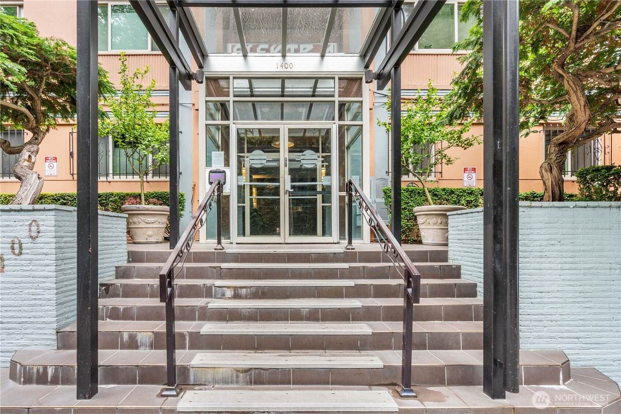 1400 Hubbell Place - Photo 1