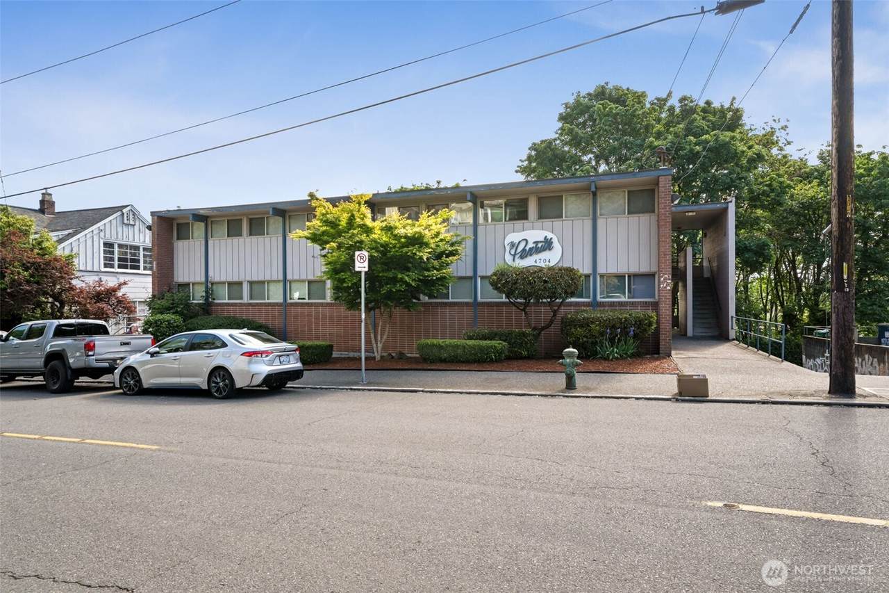 4704 22nd Avenue - Photo 1