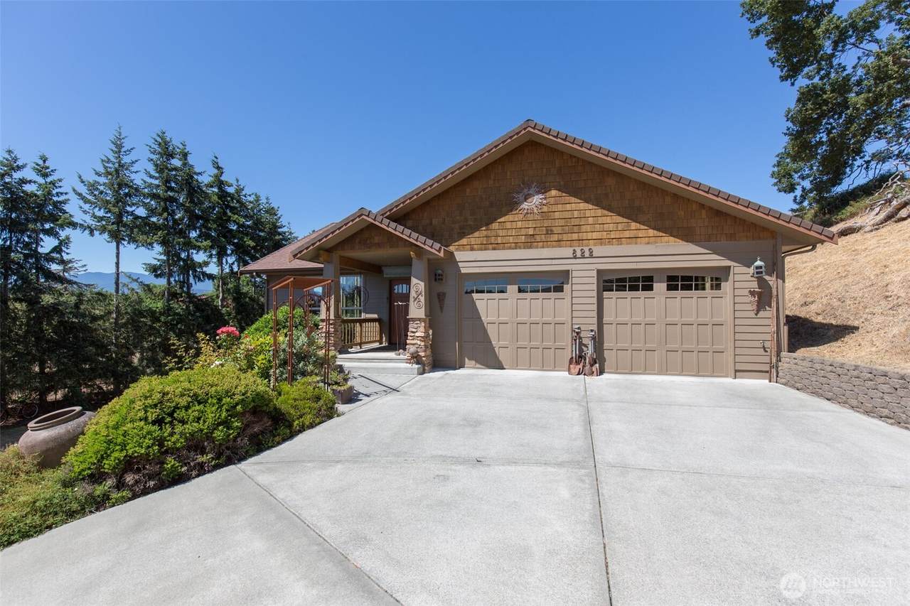 822 Oak Street - Photo 1