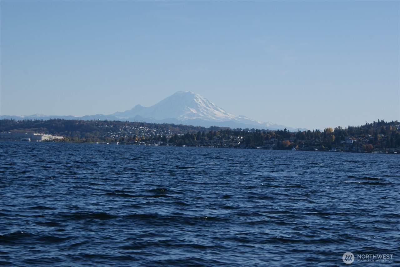 9050 Seward Park Avenue - Photo 1