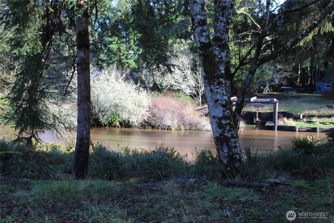 152 Dolphin Avenue - Photo 1