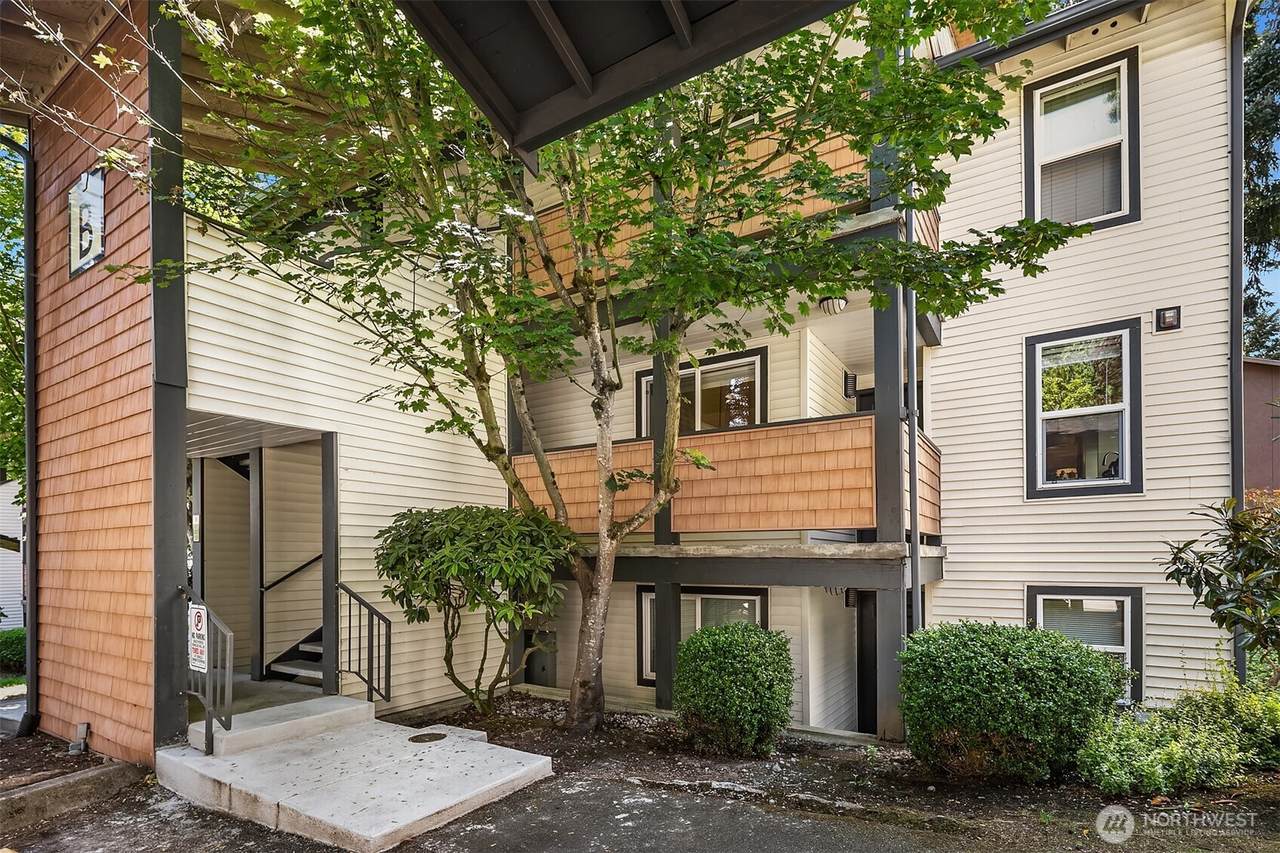 8615 238th Street - Photo 1