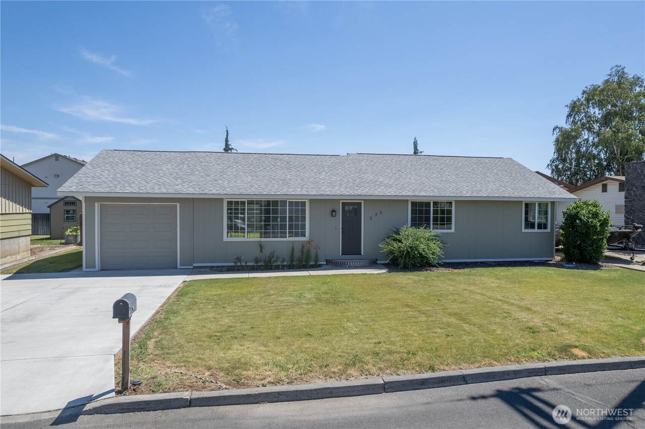 230 D Street - Photo 1