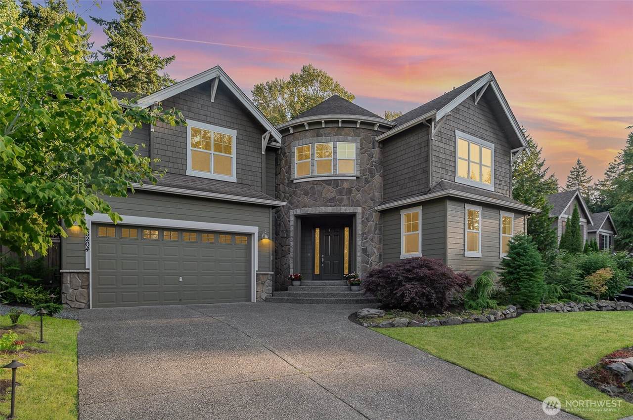 8204 135th Place - Photo 1