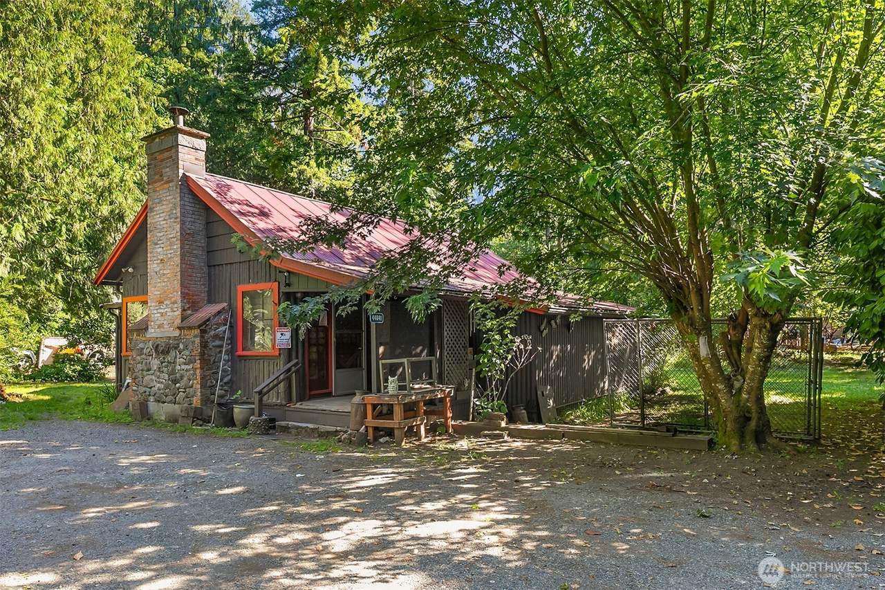 44641 71st Street - Photo 1