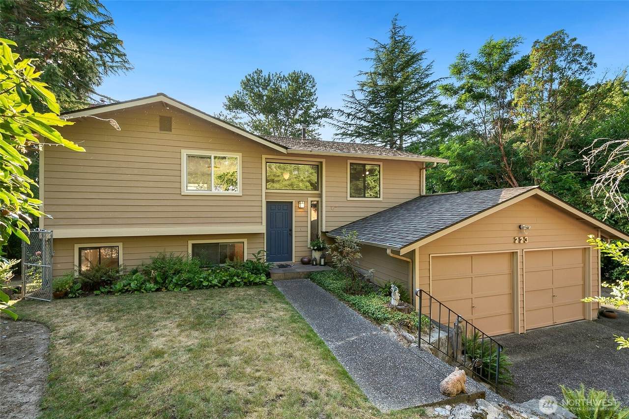 223 19th Avenue - Photo 1