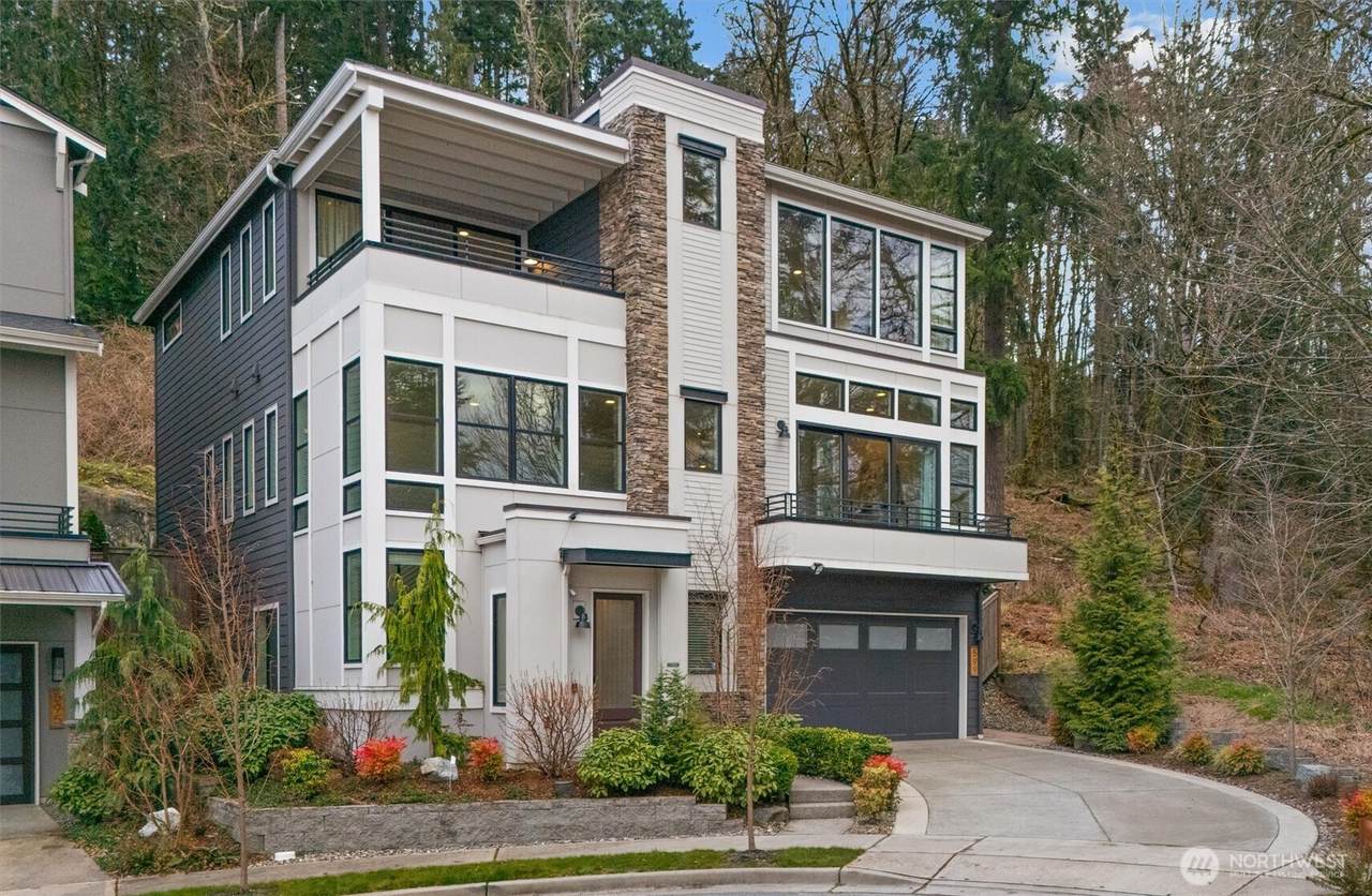 599 Viewcrest Drive - Photo 1