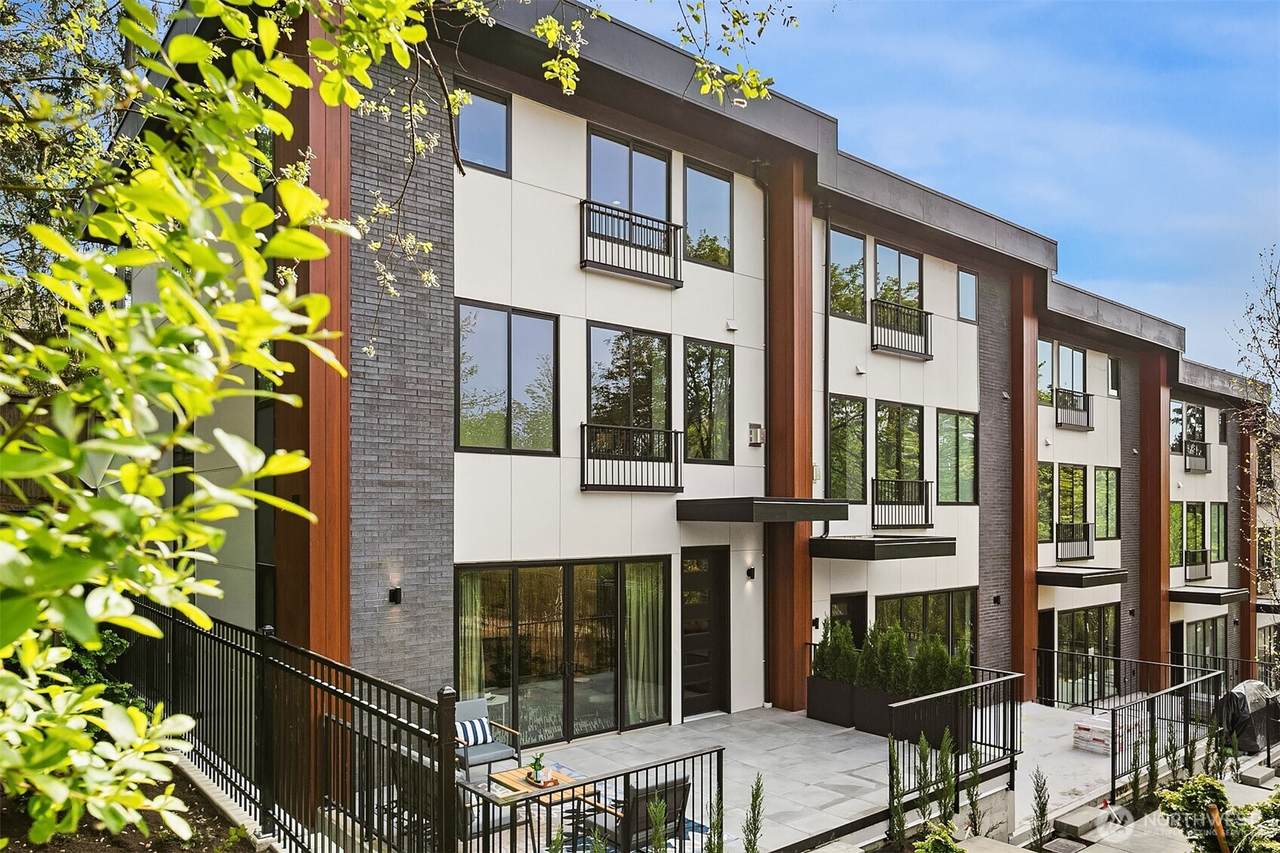 282 118th Avenue - Photo 1