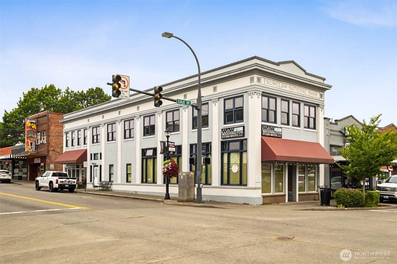 1602 Cole Street - Photo 1