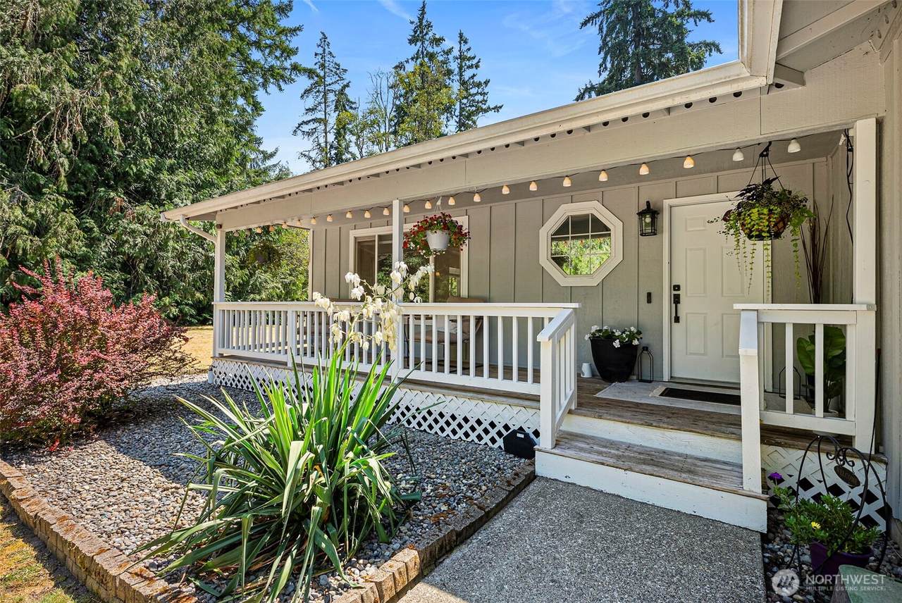 8112 160th Street - Photo 1