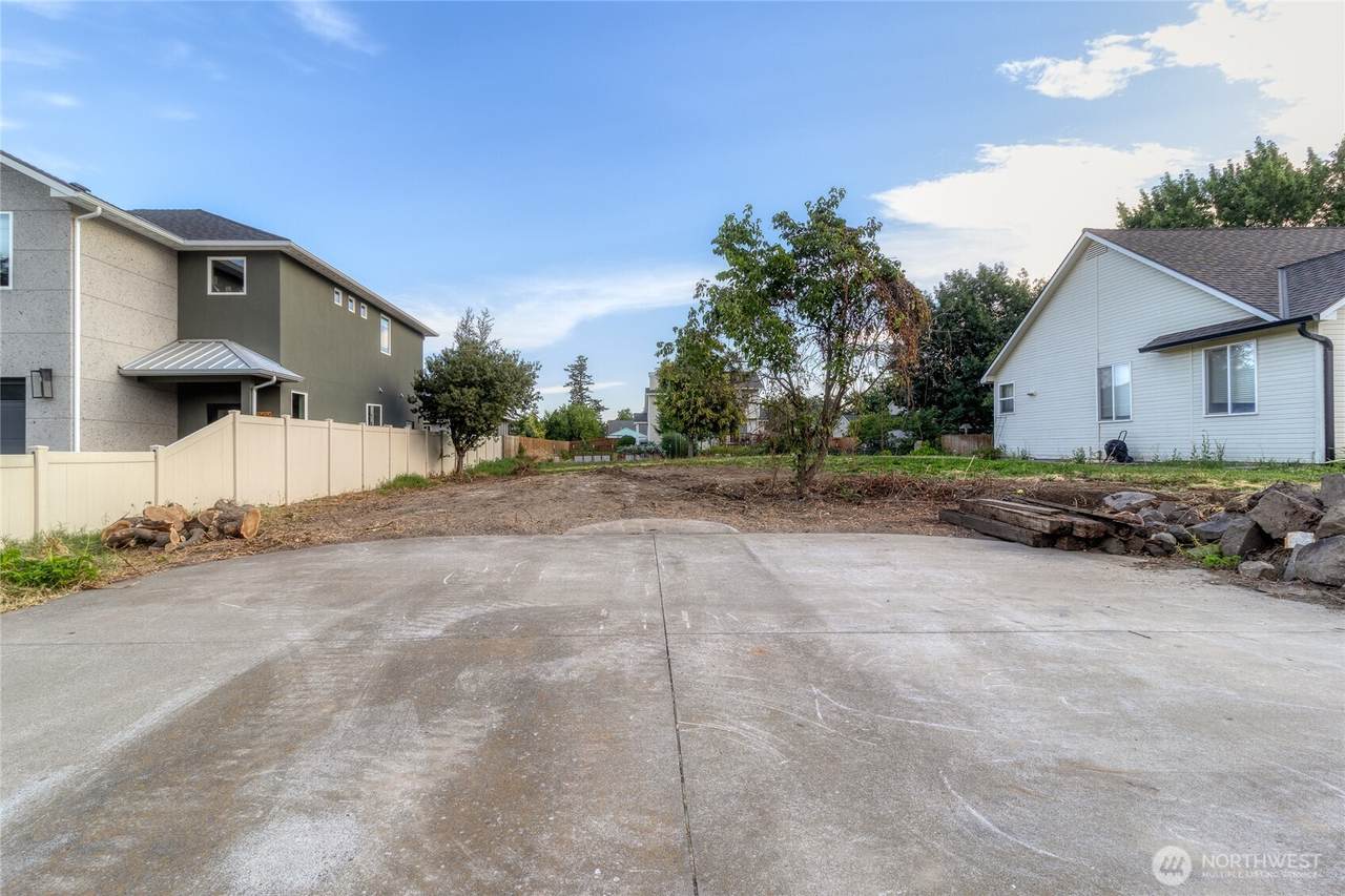 316 12th Street - Photo 1