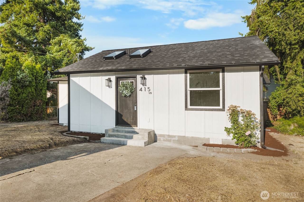 415 1/2 2nd Street - Photo 1