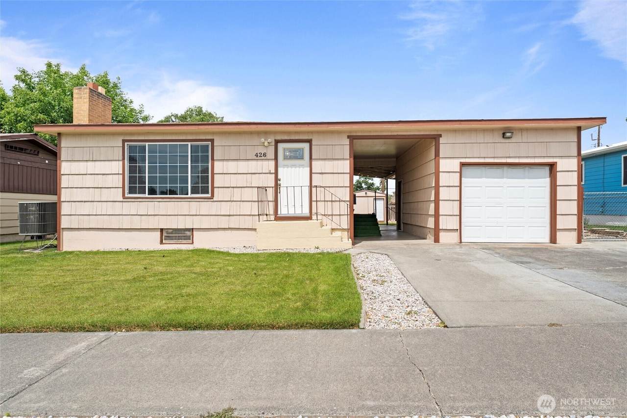 426 Brown Avenue - Photo 1