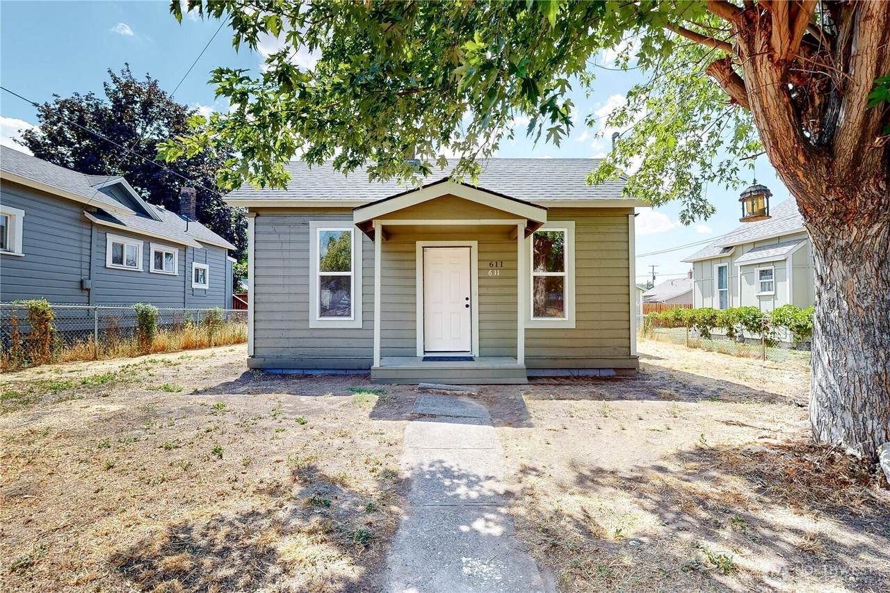 611 3rd Street - Photo 1