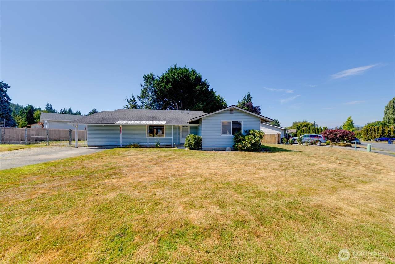 2027 Belair Drive - Photo 1