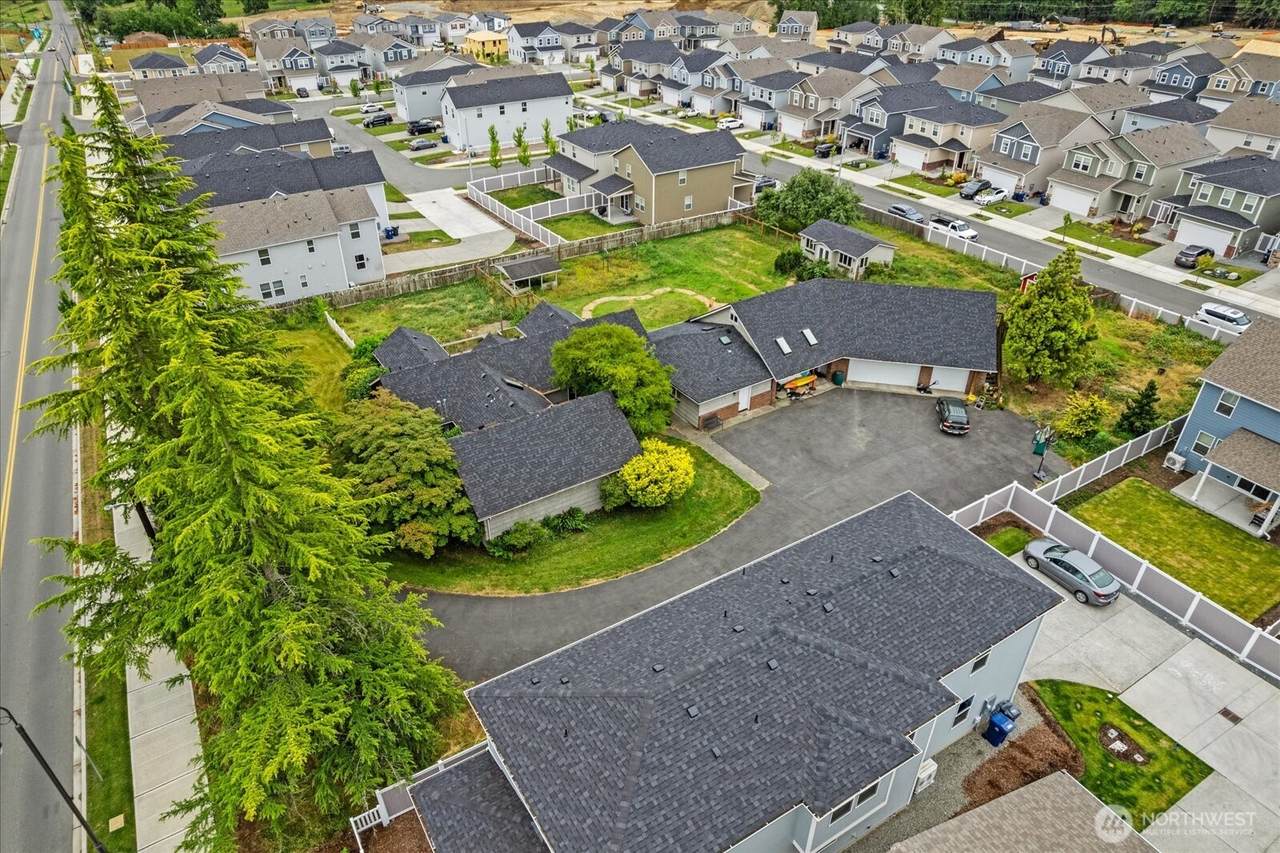 4826 87th Avenue - Photo 1