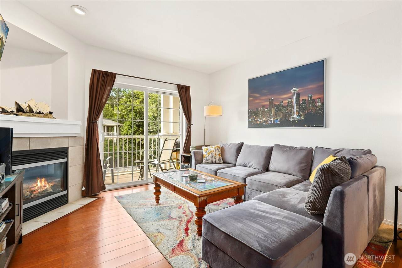 14714 Admiralty Way - Photo 1