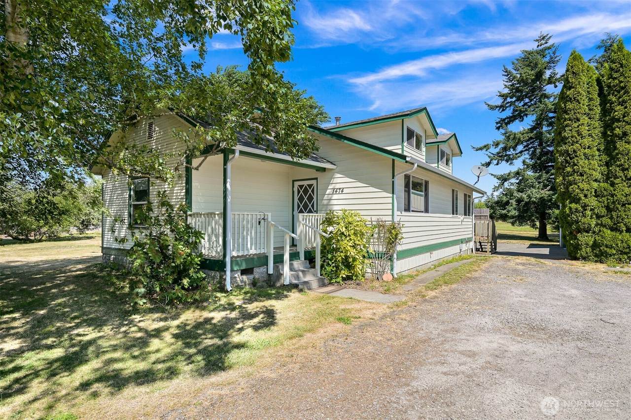 1474 Sunset Avenue - Photo 1