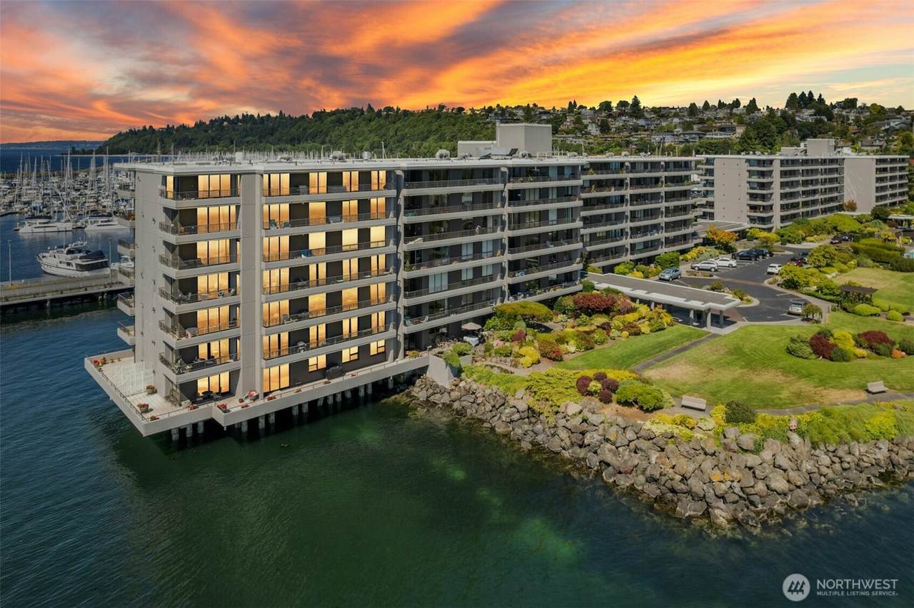 6533 Seaview Avenue - Photo 1