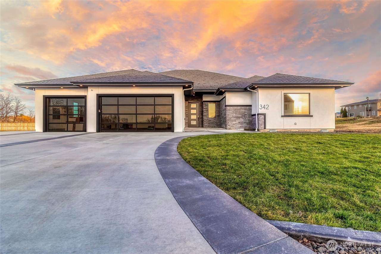 342 Roxy Lane - Photo 1