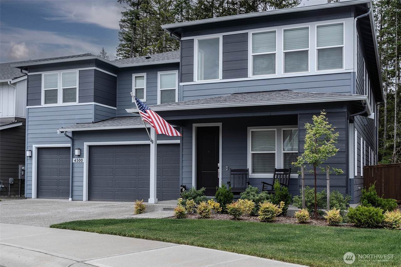 4500 Explorer Ave - Photo 1