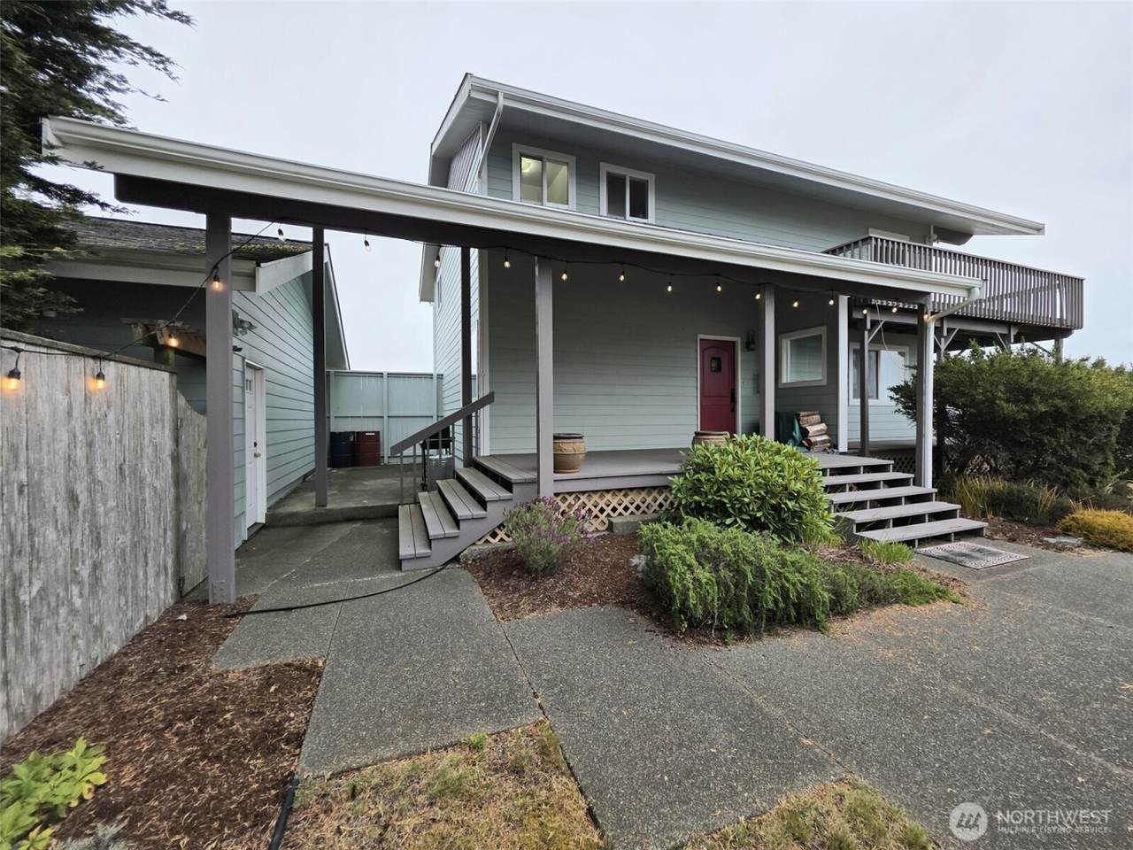 138 Sunrise Avenue - Photo 1