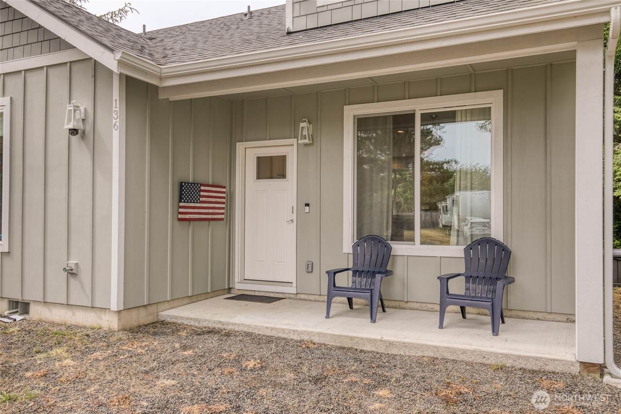136 Spruce Loop - Photo 1