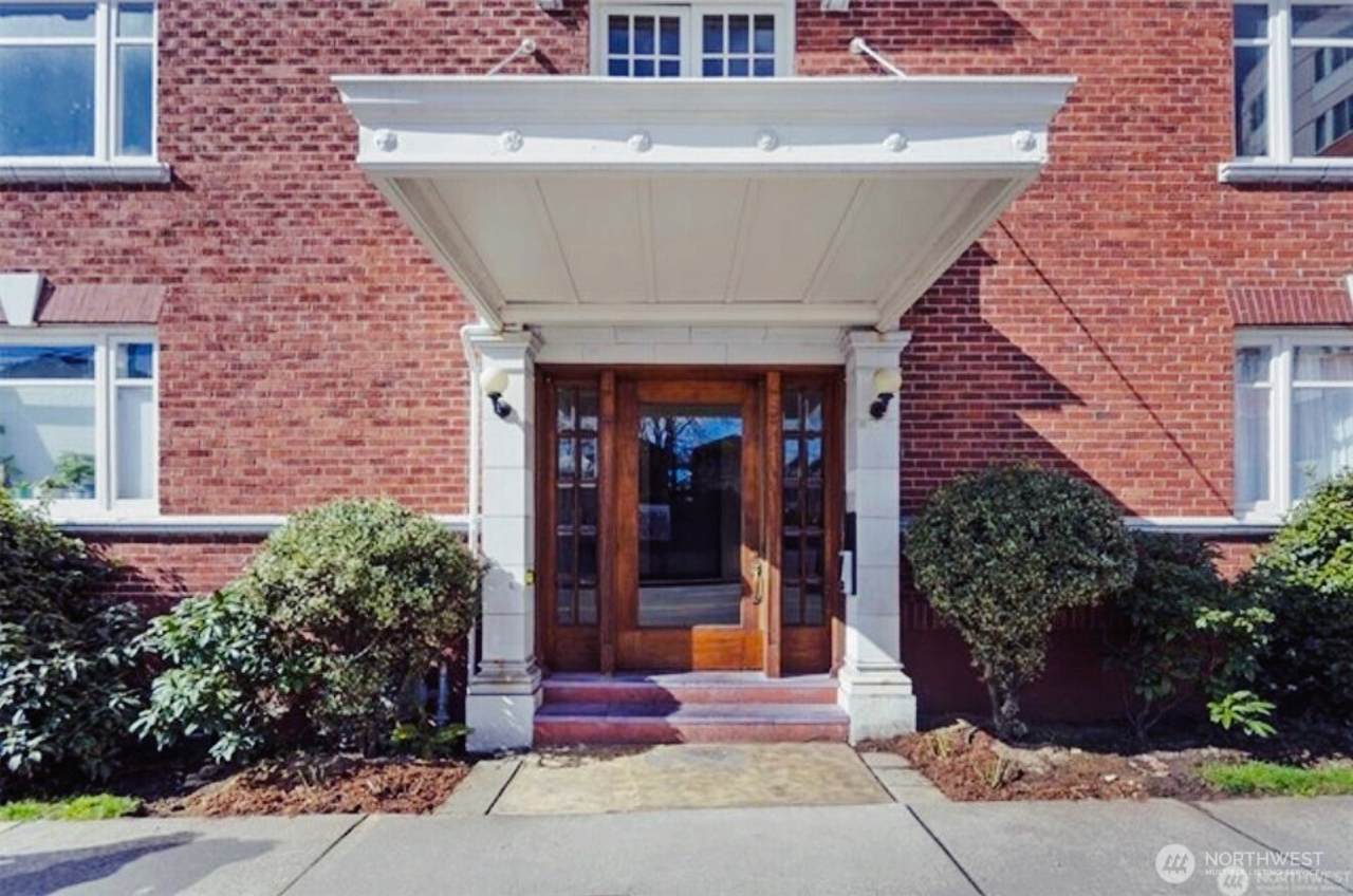 4725 15th Avenue - Photo 1
