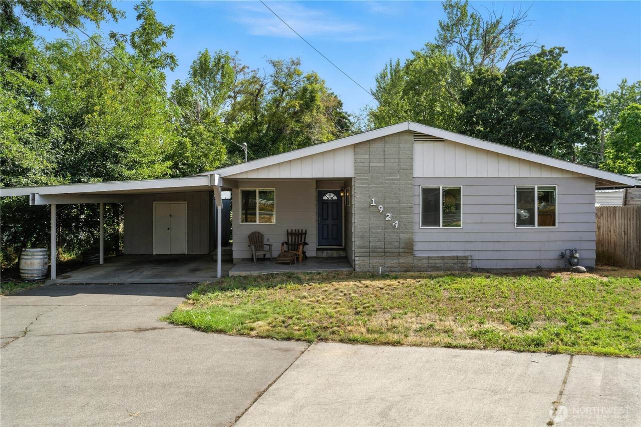 1924 Alder Street - Photo 1