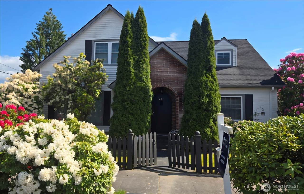 237 C Street - Photo 1