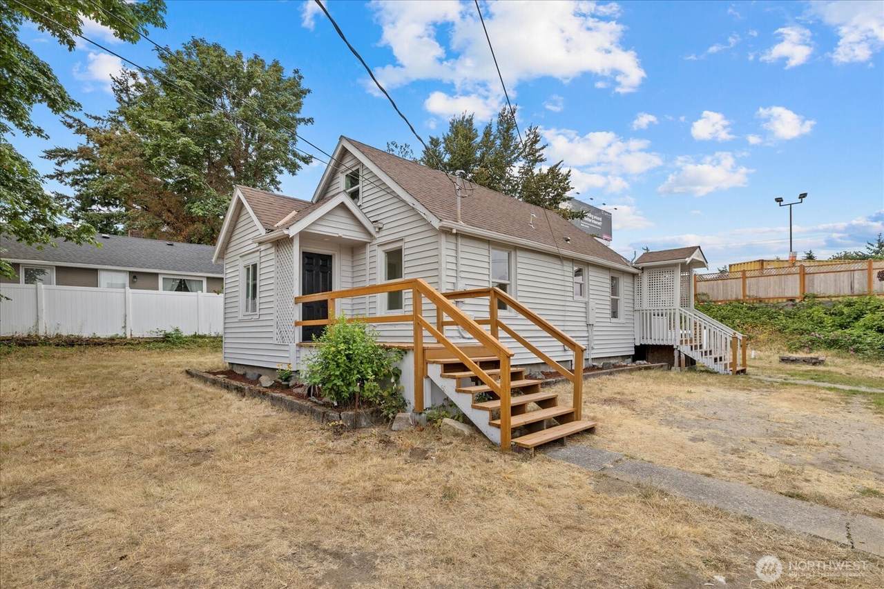 6215 28th Street - Photo 1
