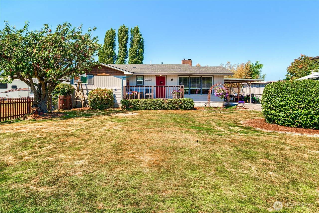 16027 Division Street - Photo 1