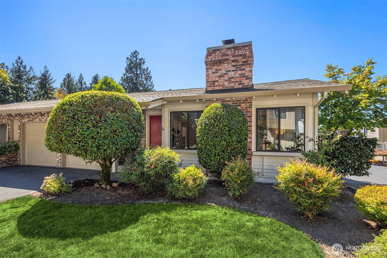 11419 105 Place - Photo 1